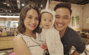 Gala Panggil 'Mami-Papi' di Makam Vanessa Angel dan Bibi, Momen Tabur Bunga Bikin Nyesek