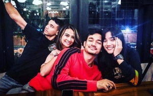 Oma Dewi Nangis Ciumi Foto Vanessa Angel, Momen Fadly Berat Tinggalkan Makam Bibi Jadi Sorotan