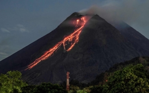 Gunung Merapi Dilaporkan Luncurkan 10 Kali Guguran Lava Pijar, Bakal Erupsi?