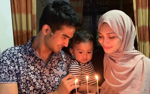 Nyesek, Putra Tengku Tezi Emosi Lihat Video Ayahnya Mesra dengan Tyas Mirasih