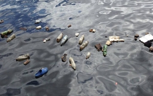 Indonesia Darurat Sampah Plastik! 4,9 Juta Ton Tak Dikelola Hingga Bocor ke Laut?