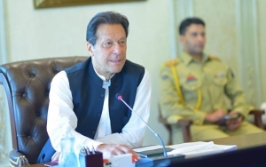 Pengunjuk Rasa Ramai Padati Jalanan Usai PM Pakistan Imran Khan Digulingkan