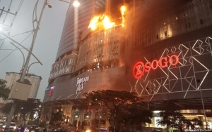 Kebakaran Tunjungan Plaza 5 Sebabkan Macet Parah, Lalu Lintas Dialihkan Ke Jl. Gubernur Suryo