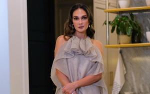 Luna Maya Nonton Sesi Soundcheck BTS Jelang Konser Las Vegas, Tatapan V Bikin Histeris