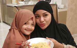 Viral Lagi, Gaya Aurel Hermansyah dan Arsy Bikin Tutorial Hijab Endingnya Malah ‘Menggelitik’