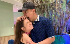 Fuji Lihai Meliuk-liukkan Tubuh, Goyangan Kaku Pacar Fadly Disorot 