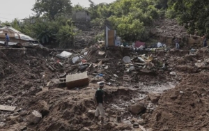 Tewaskan Lebih Dari 400 Orang, Banjir di Afsel Dinyatakan Jadi Bencana Nasional
