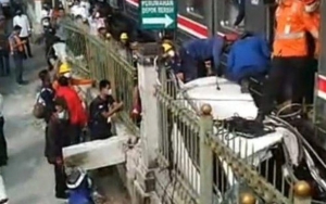 24 Jadwal Kereta Kena Imbas, KAI Bakal Tuntut Pengemudi Mobil yang Terobos Palang KRL Citayam