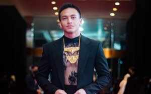 Belum Lama Ngaku Jomblo, Jefri Nichol Kembali Pamer Peluk Mesra Sosok Wanita Ini