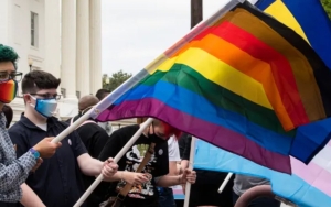 Orangtua di Alabama Tuntut Pembatalan Undang-undang yang Ancam Keselamatan Anak Transgender