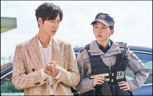 'From Now On, Showtime' Park Hae Jin Tayang Perdana Menjanjikan di Tengah Persaingan Ketat