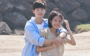 Bae Hyun Sung-Roh Yoon Seo Asyik Pacaran Meski Tak Direstui, Begini Tampilan Poster Baru 'Our Blues'