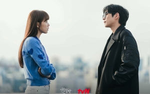 Kim Young Dae Fokus Pandang Mesra Lee Sung Kyung Saat Kencan di 'Shooting Stars'
