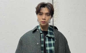 10 Potret Maskulin Johnny NCT Berjaket, Akhirnya Mudik Setelah 3 Tahun di Korea