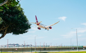 Pesawat Tujuan New York Terpaksa Balik ke London Usai Sang Co-Pilot Ngaku Masih Dalam Pelatihan