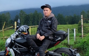 Pulkam ke Sukabumi, Ananda Omesh Tunjukkan Suasana Sejuk Rumah Masa Kecilnya