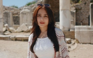 Pajang Foto Liburan, Prilly Latuconsina Pamer Kulit Bening Hingga Ketiak Super Mulus