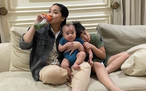 Sambil Gendong Rayyanza, Gigi 'Ngomel' di Belakang Rafathar Gegara Hal Ini