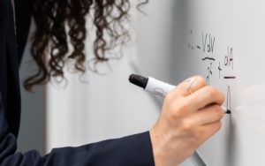 Buat Pusing 6 Profesor Selama 4 Bulan, Soal Matematika Ini Dipecahkan Jenius Tiongkok dalam Semalam