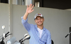 Kendarai Motor 'Jambret' Dengan Dandanan Jadul, Jefri Nichol Malah Disebut 'Jamet'