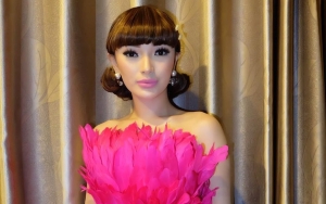Lagi Hamil, Penampilan Zaskia Gotik Pamer Baby Bump Saat Manggung Banjir Pujian