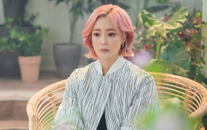 Rusak Parah, Kim Hee Sun Harus Warnai Rambut Pink Puluhan Kali Demi 'Tomorrow'