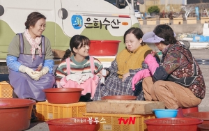 Kembaran Han Ji Min Derita Down Sindrom, 'Our Blues' Banjir Ucapan Terima Kasih
