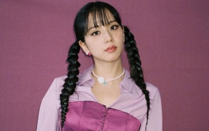 Jisoo BLACKPINK Seksi Banget Pakai Outfit Transparan di Rolling Stone