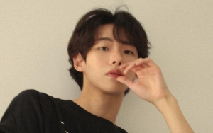 Disebut Kembaran V BTS, Intip 7 OOTD Model Taek Cocok Jadi Inspirasi