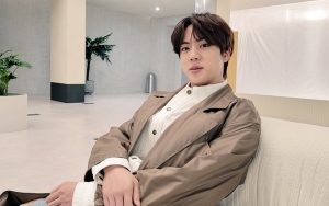 Penampilan Jin BTS di Bandara Banjir Pujian, Harga Outfit Buat Tercengang