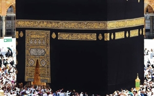 Dulu Pernah Jadi Anak Punk, Pria Muda Ini Kini Naik Haji Gantikan Ayahnya yang Meninggal