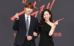 Bocoran Foto Ciuman Hwang In Yeop dan Seo Hyun Jin di 'Why Her' Buat Fans Heboh