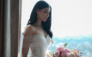 Kerap Disangka Kembar, Sabrina Chairunnisa Mewek Baca Pesan Pernikahan dari Sang Adik