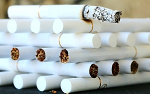 Jadi yang Pertama di Dunia, Kanada Bakal Tulis Peringatan di Setiap Batang Rokok