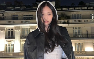 Outfit Sama Persis, Aura Kuat Jennie BLACKPINK Kalahkan Model Asli Chanel