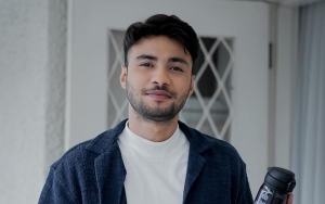 Refal Hady Tuai Protes Usai Foto Bareng Selebgram Cantik Nan Seksi Ini: Nggak Banget!