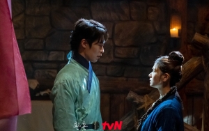 Lee Jae Wook & Jung So Min Bertemu Diam-Diam Saat Malam, Tim 'Alchemy of Souls' Beri Bocoran Menarik