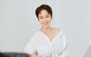 Song Ji Hyo Seksi Pakai Dress Bolong Kanan Kiri Auto Banjir Pujian