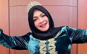 Rieta Amalia Semringah Kumpul Bareng Cucu, Pose Rafathar dan Mbak Sawa Bikin Salfok