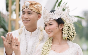 Momen Adinda Azani Kesal Karena Ada Lipstik di Gigi Disorot, Ekspresinya Malah Disebut Gemas