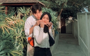 Diisukan Putus dengan Jeffry Reksa, Putri Delina Bantah Lewat Foto dan Kalimat Bijak?
