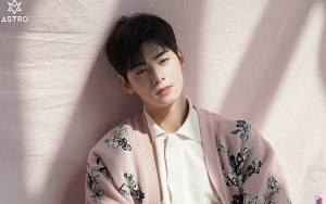 Cha Eunwoo Bikin Syok Gara-Gara Ungkap Pemikirannya Saat Lihat Cermin