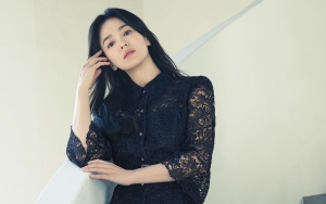 Song Hye Kyo Pamer Momen Ngobrol Bareng Pria Terkaya di Dunia