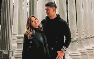 Bikin Meleyot, Indra Priawan Keciduk 'Diam-diam' Terus Lakukan Ini Saat Nikita Willy Sibuk Berbicara