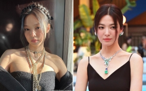 Jennie BLACKPINK dan Song Hye Kyo Nyaris Barengan di Bandara, Gaya Busana Beda Banget