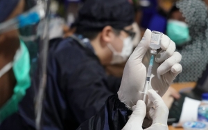 Kasus COVID-19 Masih Meningkat, Kemendagri Terbitkan SE Percepatan Vaksinasi Booster