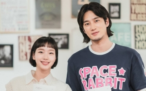 Diharap Berlayar Lagi, Ahn Bo Hyun dan Kim Go Eun Santai Pelukan di Lokasi Syuting 'Yumi's Cells 2'