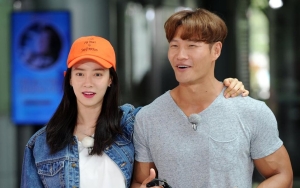 Makin Agresif, Tangan Song Ji Hyo Santuy Masuk Baju Kim Jong Kook di 'Running Man'