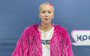 Kenakan Hijab Brand Indonesia, 8 Potret Song Min Ho WINNER Saat 'Tutup Aurat'