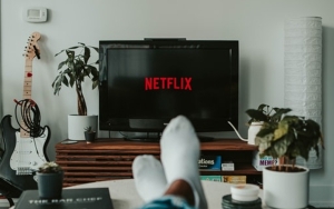Kabar Gembira, Netflix Bakal Gandeng Microsoft Untuk Rilis Paket Langganan Lebih Murah